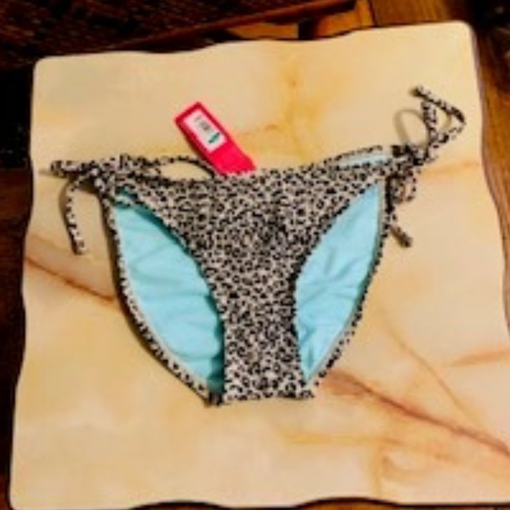Xhiliration Cheetah Print Bottoms (NWT)